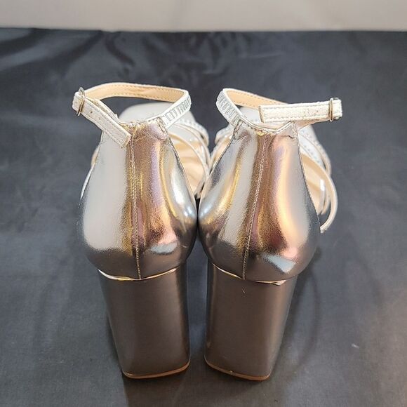 BRAND NEW DELICIOUS STRAP STUDDED EMBELLISHMENTS PLATFORM SANDAL - Picture 5 of 14